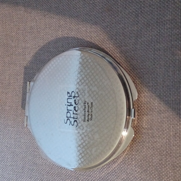 Spring street - Picture 2 of 3